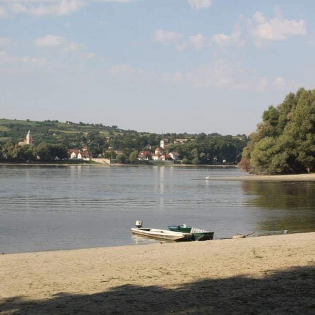 Captain'S House By The Danube River Cerevic Buitenkant foto